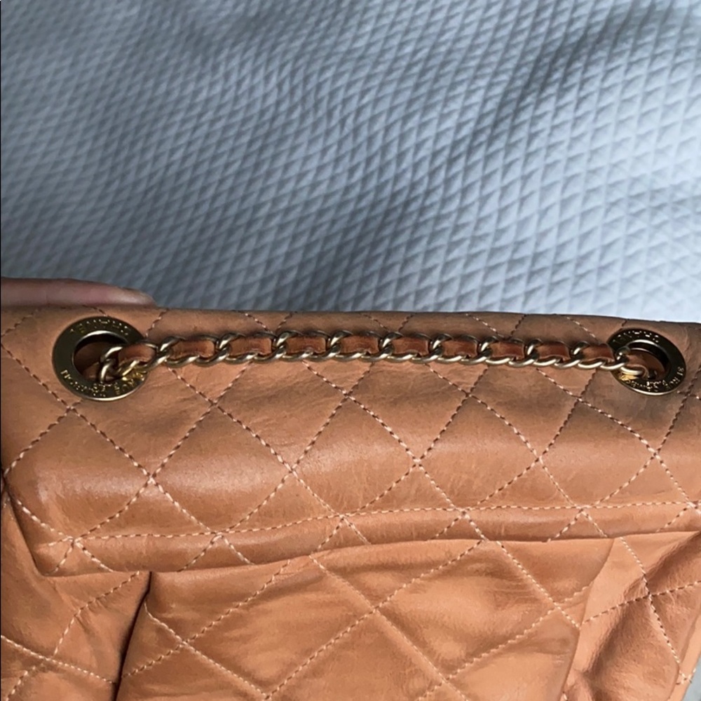 Chanel - Picture 6 of 8